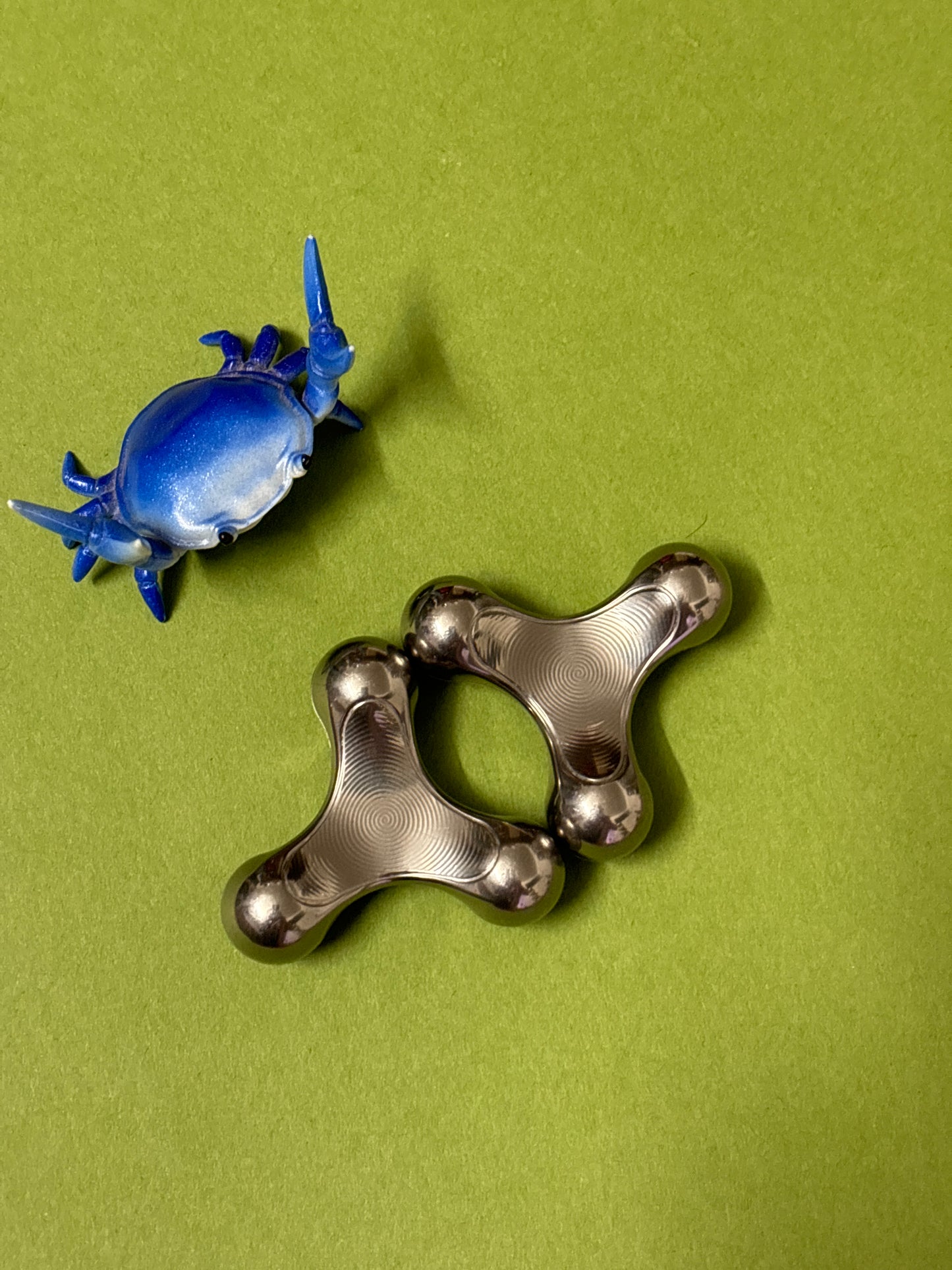 Magnus - atom - titanium - fidget toy