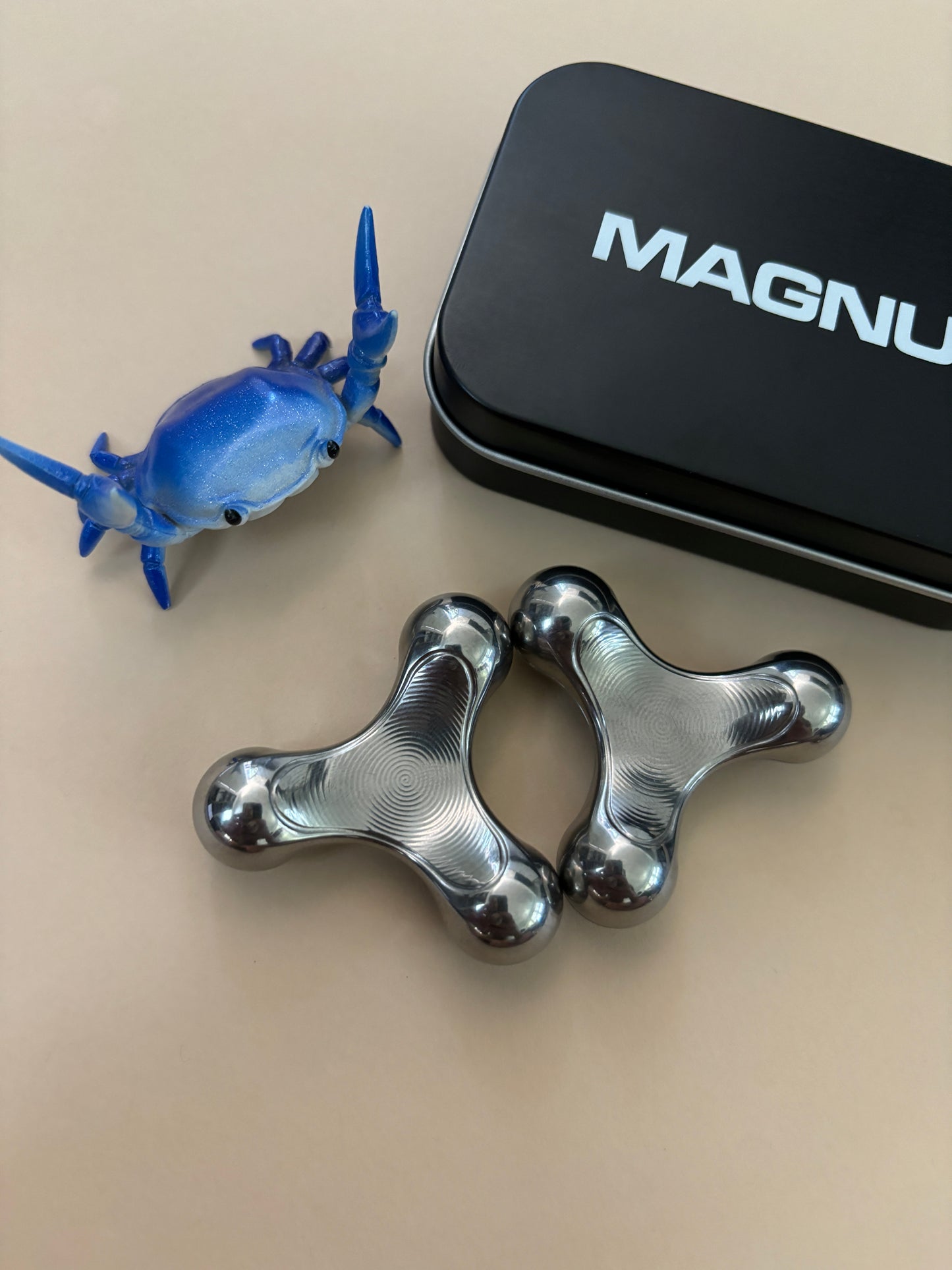 Magnus - atom - titanium - fidget toy