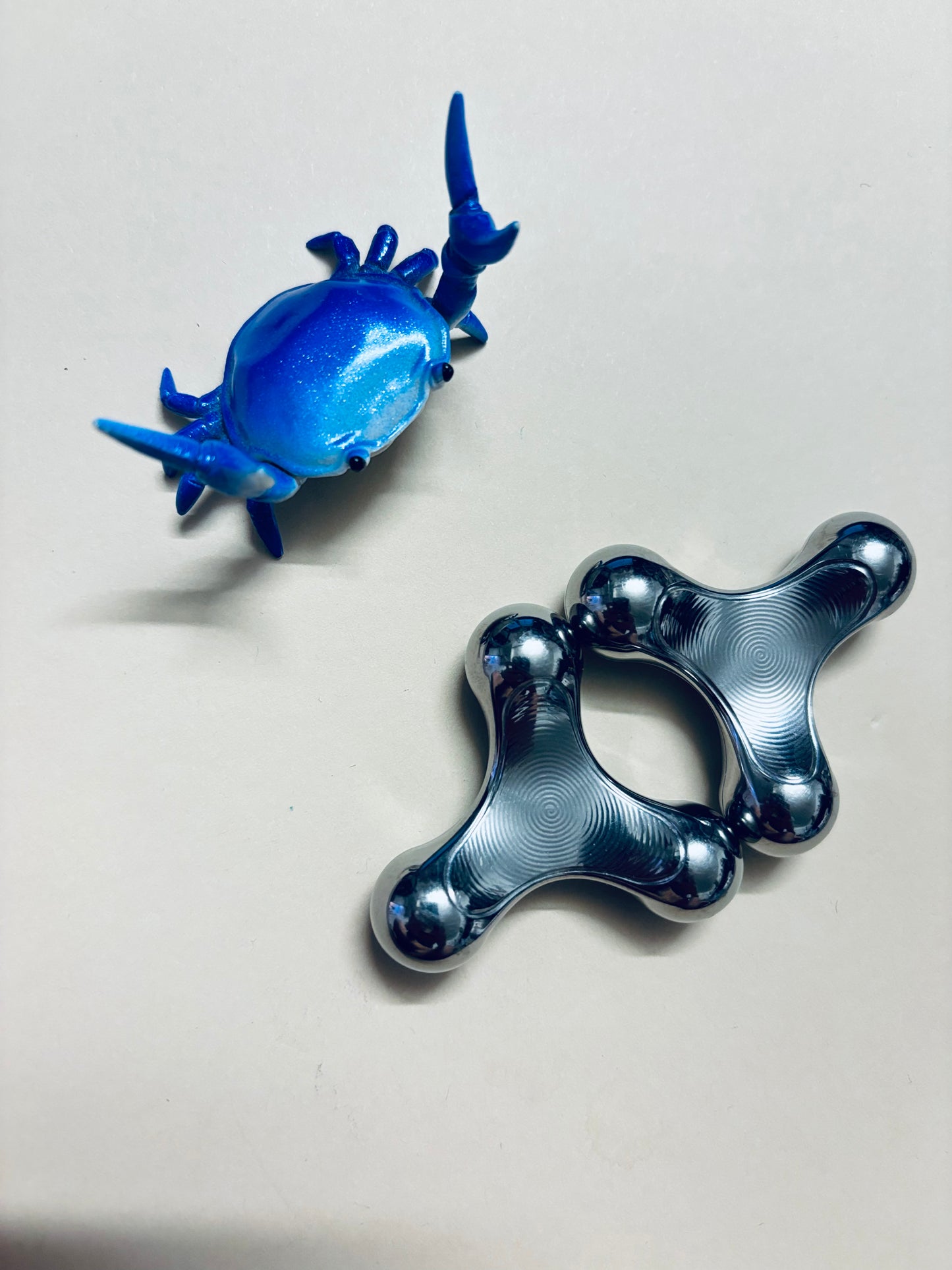 Magnus - atom - titanium - fidget toy