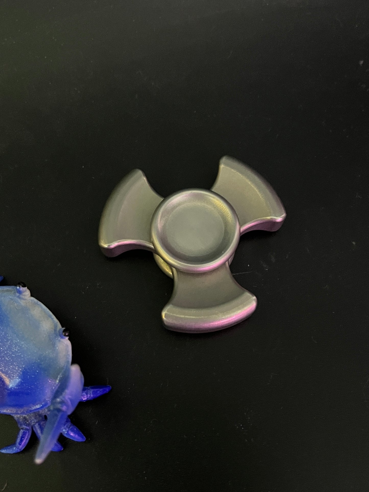 Rotablade - tri stubby - tungsten w - fidget spinner - fidget toy