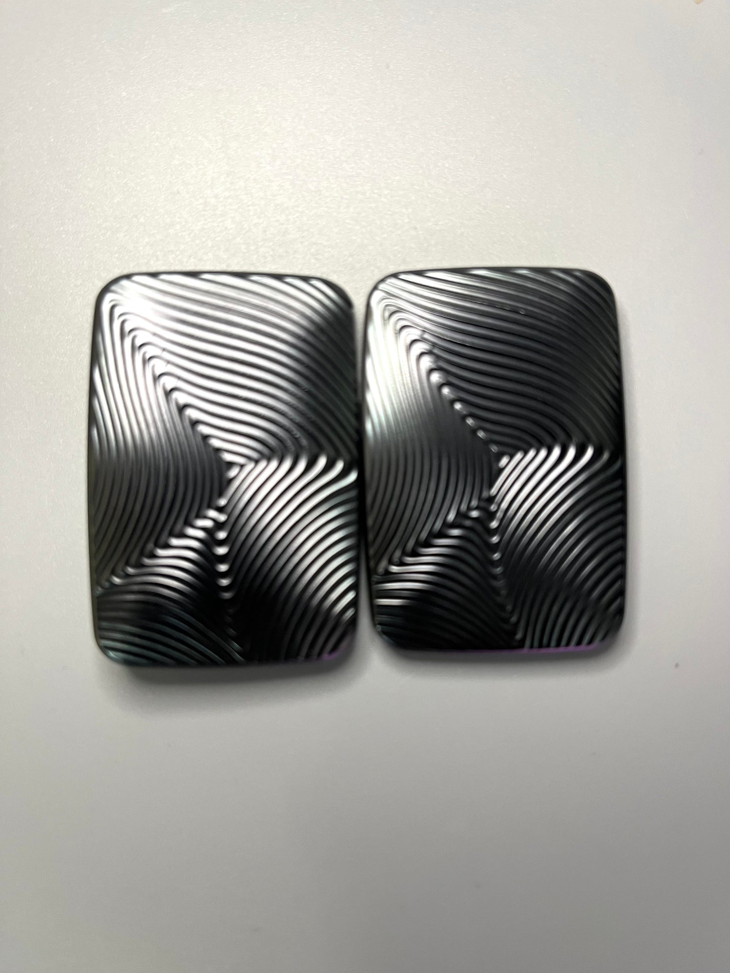 Compoform Argyle V1.1 - laser etched titanium slider