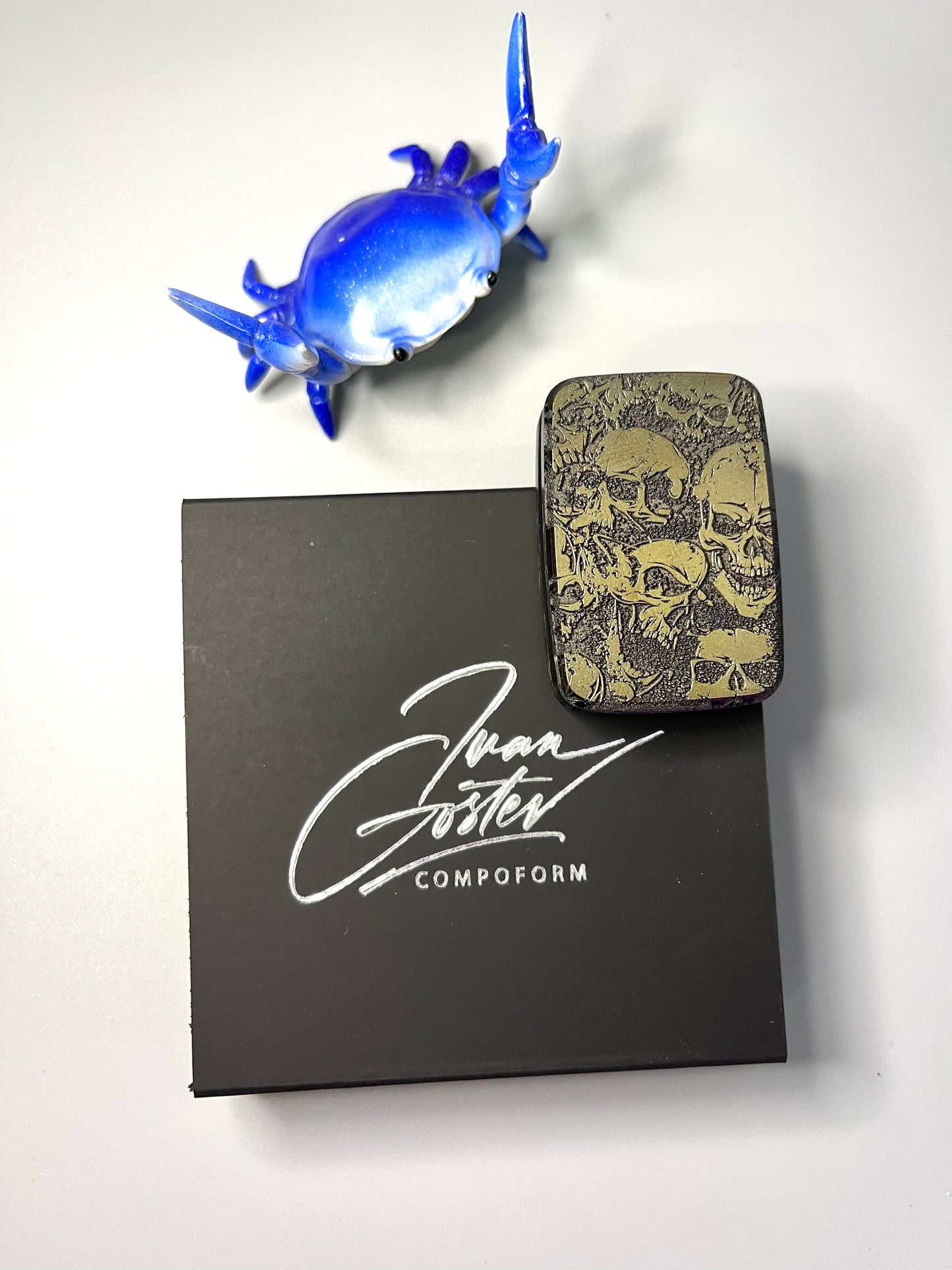 Compoform Allure V3 - graveyard - laser etched titanium slider