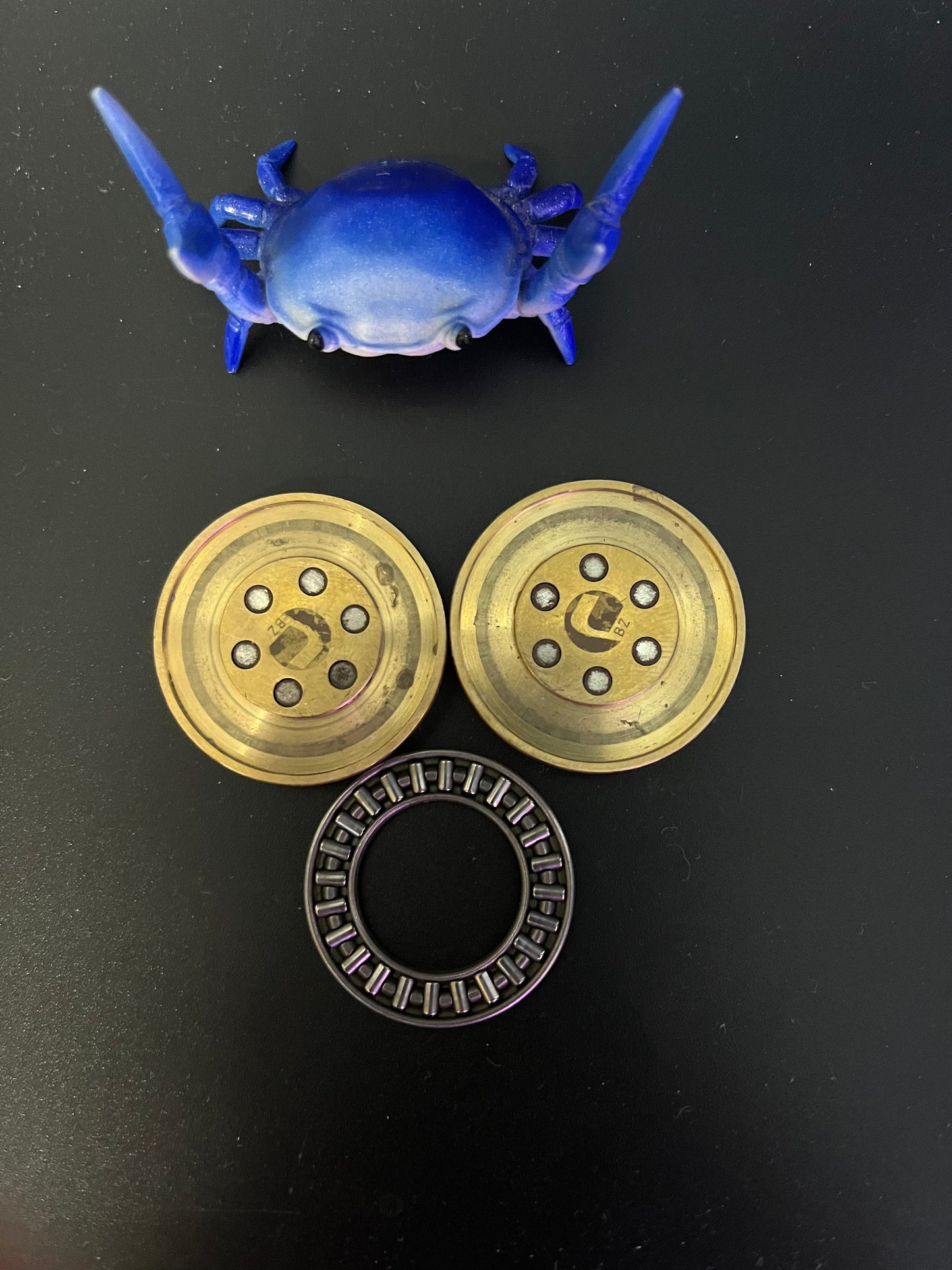 Umburry - bronze midsize - haptic coin - fidget toy